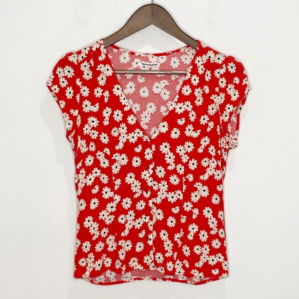 Reformation Bella Oopsie Daisy Red V-Neck Button - Picture 4 of 14
